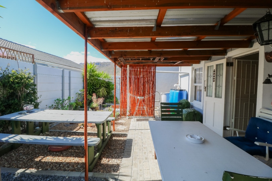 2 Bedroom Property for Sale in Onverwacht Western Cape